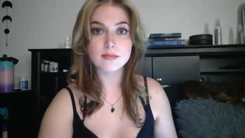 auroralightz1 online show from February 13, 2:04 am