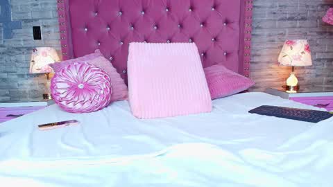 Aurora online show from November 15, 2:40 pm