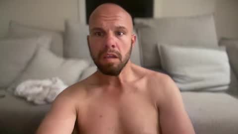 aussieboycal online show from February 27, 11:58 am