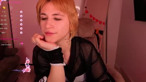 Alice online show from April 9, 5:18 pm