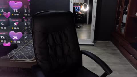 Ava online show from December 11, 12:34 pm