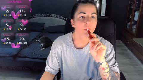 Ava online show from December 16, 9:24 am