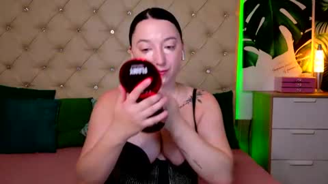 Ava online show from June 12, 7:07 am
