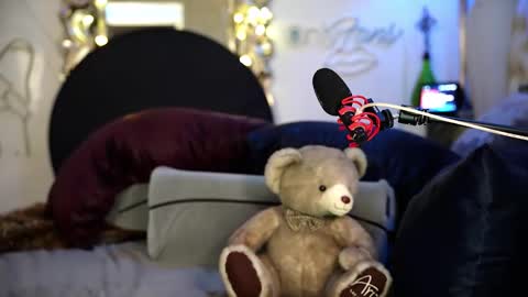 AvalonnFoxx online show from December 17, 7:59 am