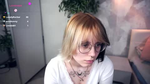 avaobierne online show from February 5, 7:28 pm