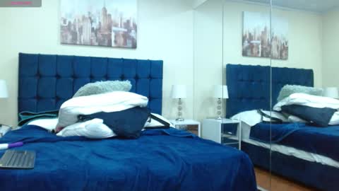 Ava online show from November 30, 4:03 pm