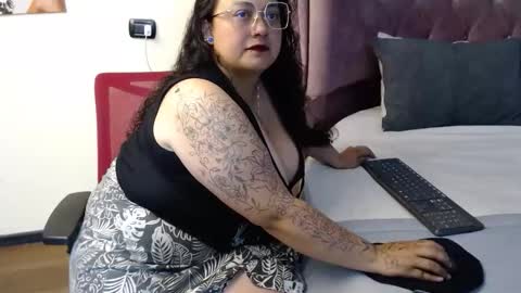 avaryd online show from May 2, 3:56 am