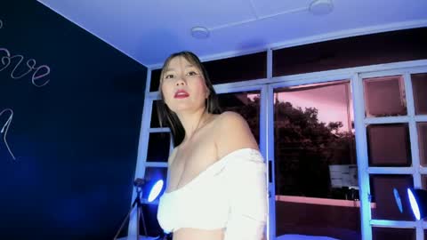 avawhiite online show from May 26, 8:26 pm