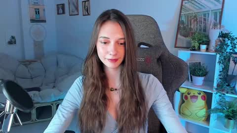 Avie online show from January 8, 6:31 pm