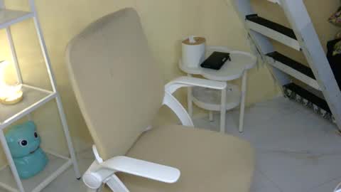 Rhian online show from October 16, 4:45 am