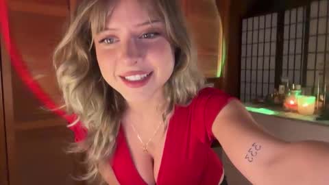 Avery  online show from October 23, 9:48 pm