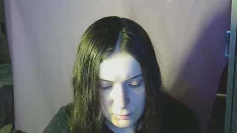 avialenne online show from April 25, 7:33 pm