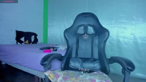 avril_jonson online show from March 22, 10:36 pm