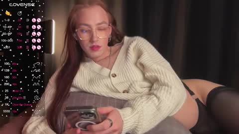 avril_pearly_ online show from March 9, 11:25 pm