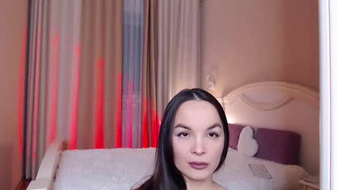 Avrora Inst online show from October 25, 9:15 pm