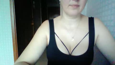 awesomeladyy online show from February 25, 9:02 am