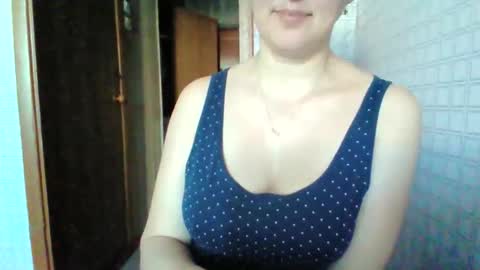 awesomeladyy online show from March 28, 8:49 am