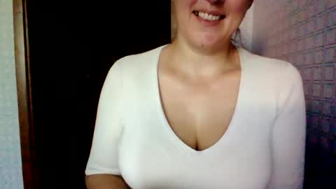 awesomeladyy online show from July 1, 6:44 am