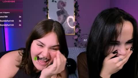 Snapshot of awesomemonica chatting on October 20, 9:42 pm monica online show from October 20, 9:42 pm