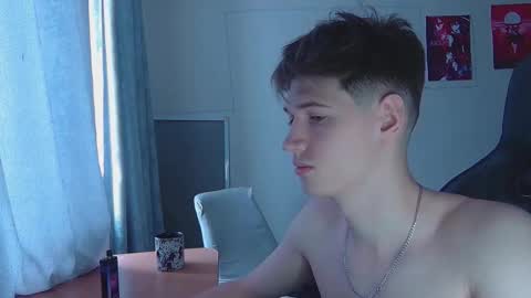 axel_0ne online show from February 21, 8:39 am