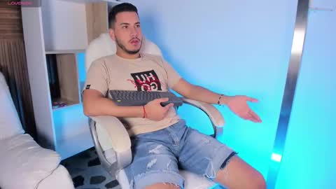 axel_grey_ online show from September 27, 1:20 pm