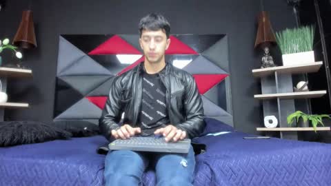 axel_hendrick online show from February 3, 11:25 am