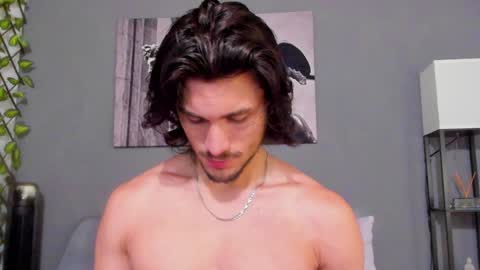 Snapshot of axel_owen chatting on January 25, 9:57 pm Axel online show from January 25, 9:57 pm