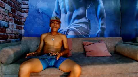 Axel online show from January 14, 7:55 pm