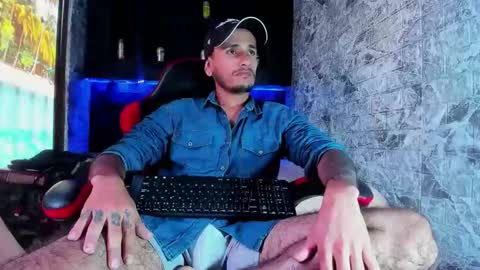 Axell Cross2 online show from April 1, 1:12 pm