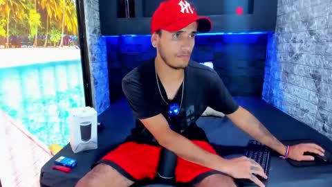 Axell Cross2 online show from February 14, 8:59 pm