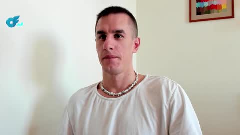 Axl online show from November 19, 9:52 am