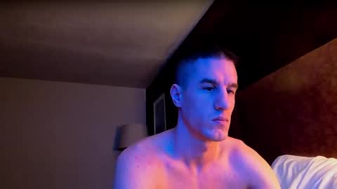 Axl online show from February 14, 9:21 pm