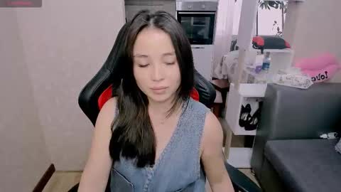 Snapshot of aya_moon chatting on October 6, 5:03 am Aya Moon online show from October 6, 5:03 am