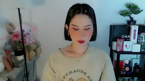 AYAHOSHILOVESYOU online show from January 6, 2:15 am