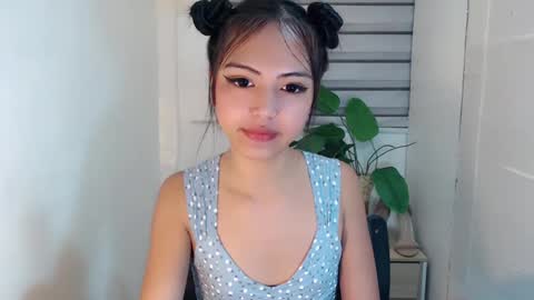 ayalvrs18 online show from February 17, 7:15 am