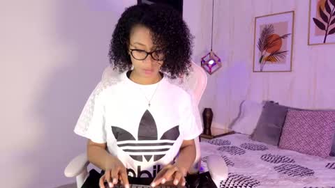Snapshot of ayleen_dunkann chatting on October 8, 12:33 pm Ayleen online show from October 8, 12:33 pm