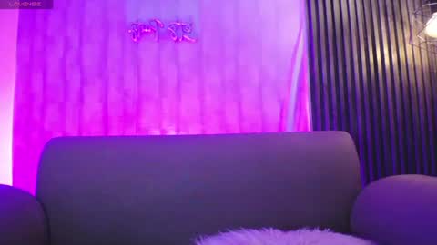  A Y L E E N   Mitchell online show from July 28, 9:36 pm