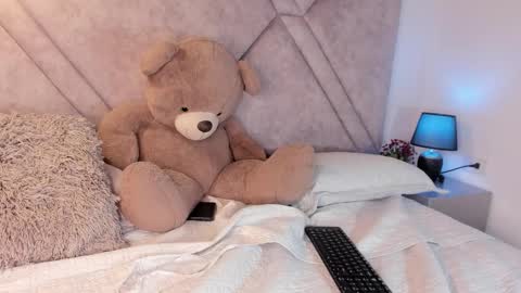 Aylinn oconnell online show from March 28, 8:27 am