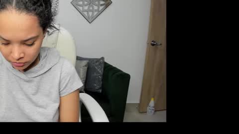 Snapshot of ayshel_cooperr chatting on October 20, 4:06 am ayshel_cooperr online show from October 20, 4:06 am