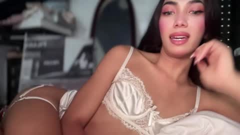 azalea_cum69 online show from May 8, 6:57 pm
