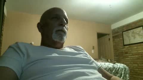 azjohnny online show from April 7, 2:24 am