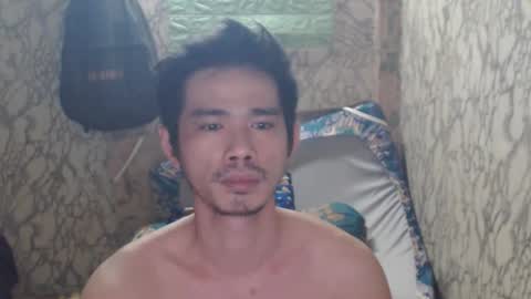 Snapshot of azn_philip chatting on December 16, 8:52 am Philip online show from December 16, 8:52 am