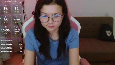 Azu  online show from April 10, 12:27 am