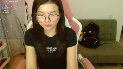 Azu  online show from May 5, 11:54 pm