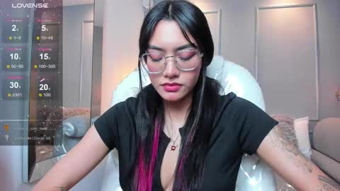 Azura online show from November 13, 8:55 pm