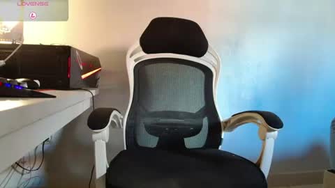 b0ycan online show from June 18, 5:51 pm