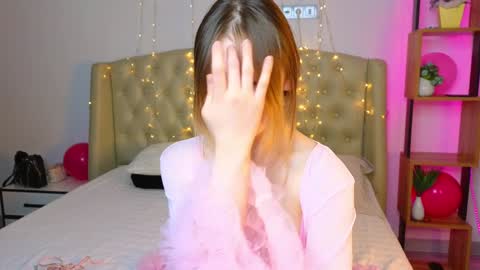 Snapshot of babby_rabbit_ chatting on February 1, 5:18 am Cute Raby online show from February 1, 5:18 am