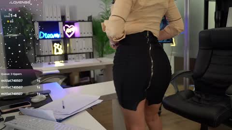 Olivia and Lexi online show from November 20, 6:34 am