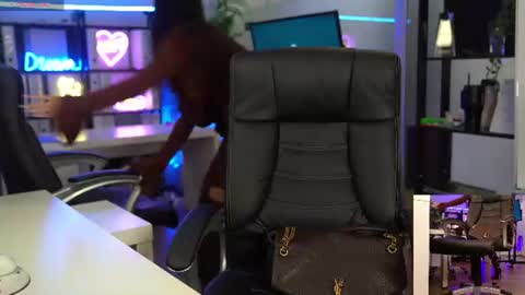Olivia and Lexi online show from July 13, 5:00 am