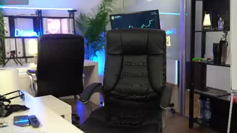 Olivia and Lexi online show from July 8, 7:34 am